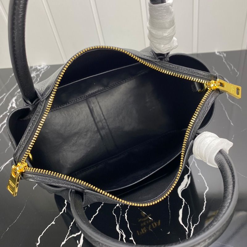 Prada 1BC145 Leather Handbag In Black