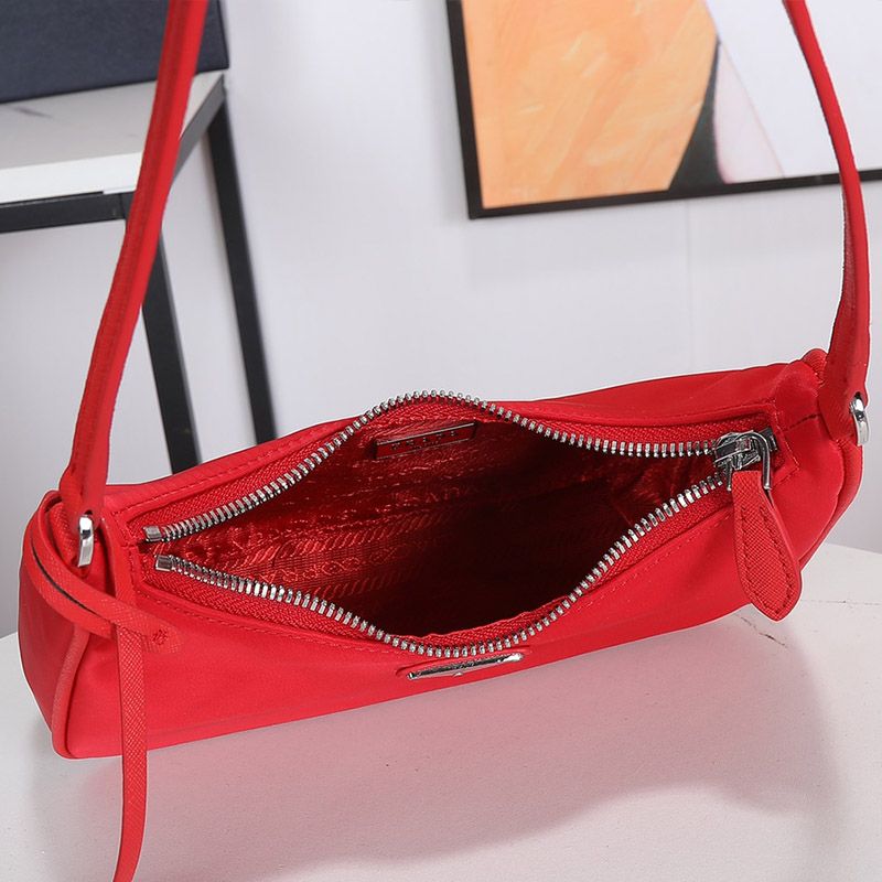 Prada 1NE204 Re-Edition 2005 Re-Nylon Hobo Bag In Red