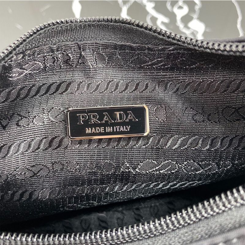 Prada 1NE515 Re-Edition 2000 Nylon Hobo Bag In Black