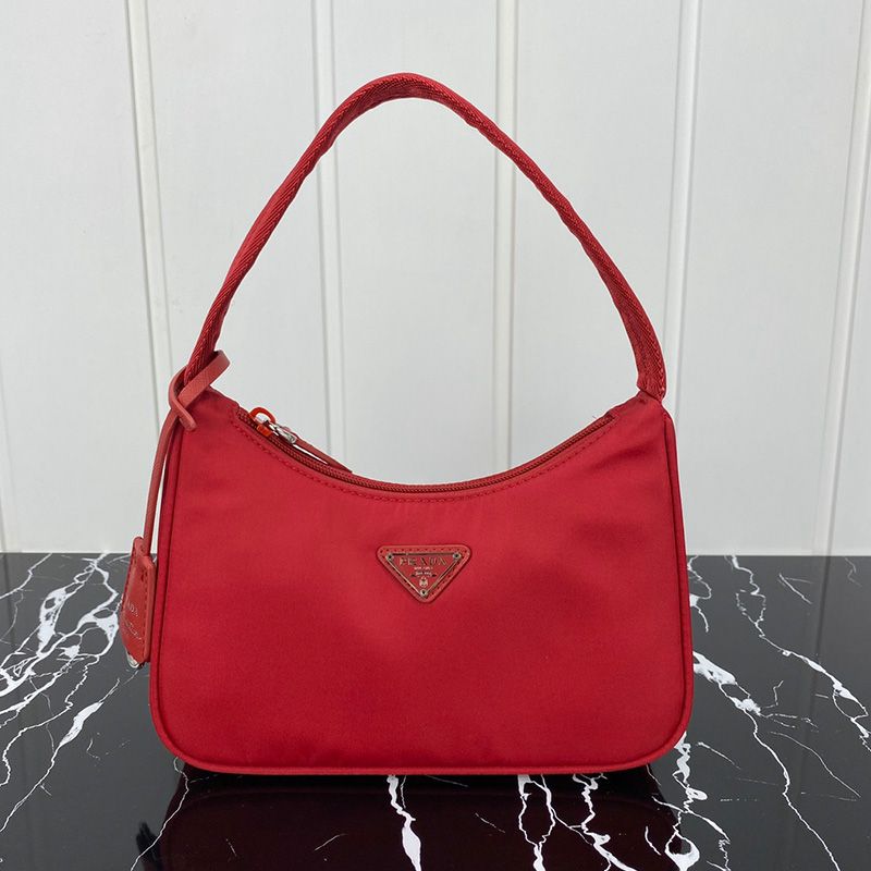 Prada 1NE515 Re-Edition 2000 Nylon Hobo Bag In Red