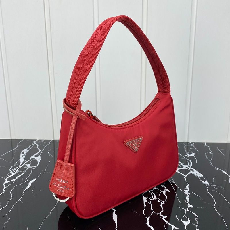 Prada 1NE515 Re-Edition 2000 Nylon Hobo Bag In Red