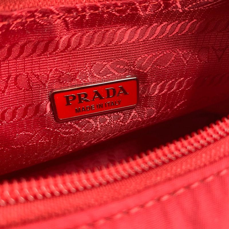 Prada 1NE515 Re-Edition 2000 Nylon Hobo Bag In Red